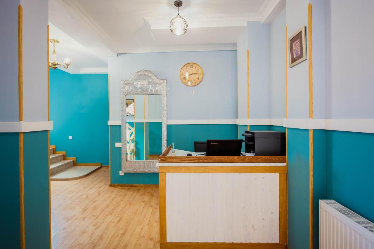 Central Gate Hotel In Heart Of Тбилиси Экстерьер фото